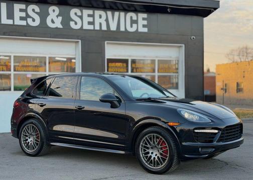 2014 Porsche Cayenne GTS