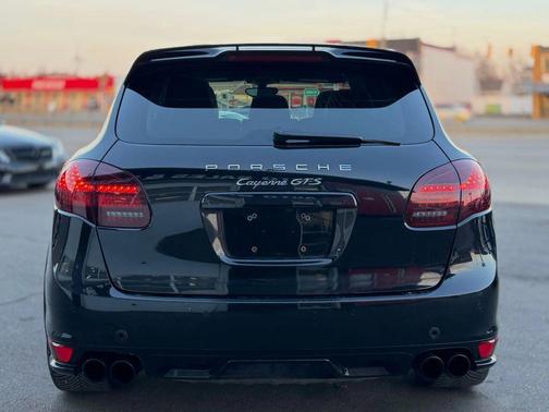 2014 Porsche Cayenne GTS