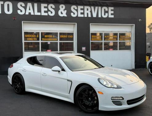 Carrara White 2012 Porsche Panamera 4
