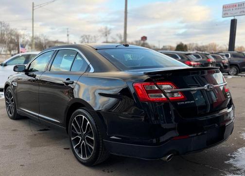 2018 Ford Taurus SEL