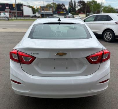 Summit White 2017 Chevrolet Cruze LS