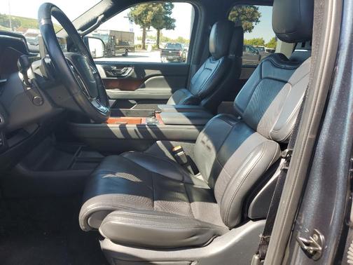 2022 Lincoln Navigator L Reserve