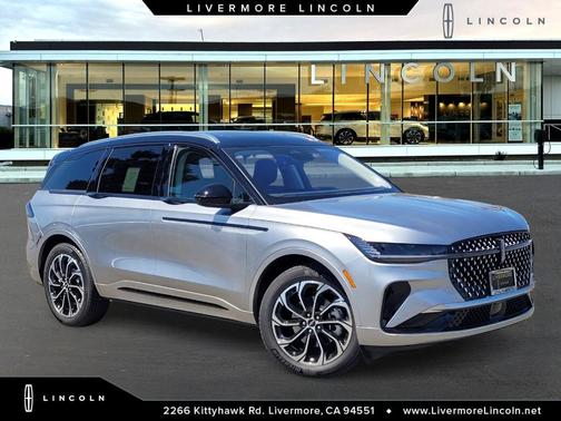 2025 Lincoln Nautilus Reserve