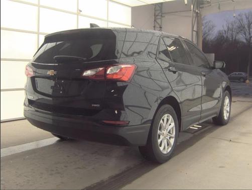 Midnight Blue Metallic 2021 Chevrolet Equinox LS