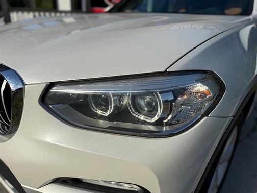 White 2018 BMW X3 xDrive30i