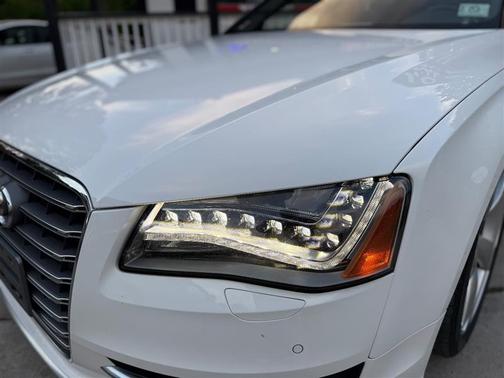 White 2014 Audi S8 4.0T