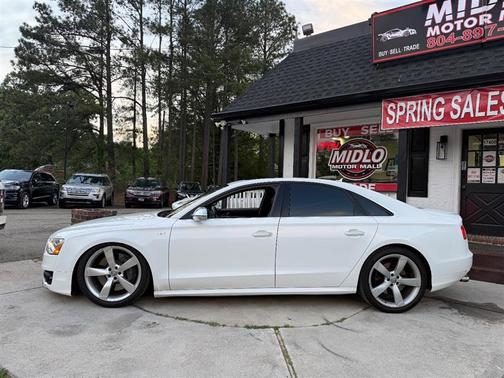 White 2014 Audi S8 4.0T