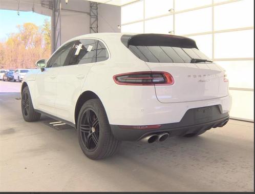 Carrara White Metallic 2017 Porsche Macan Macan
