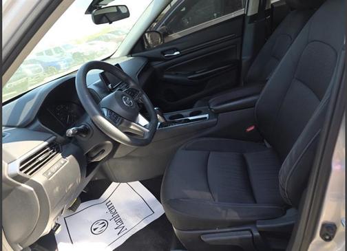 Brilliant Silver Metallic 2022 Nissan Altima S FWD