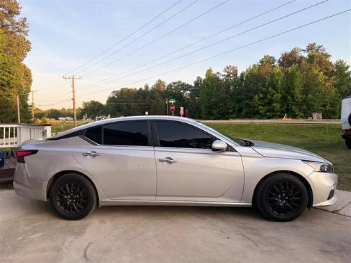 Brilliant Silver Metallic 2022 Nissan Altima S FWD
