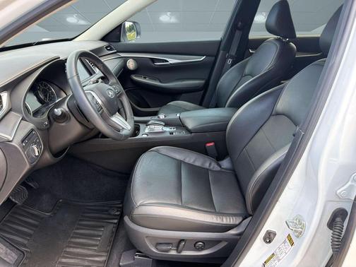 Radiant White 2023 INFINITI QX50 LUXE