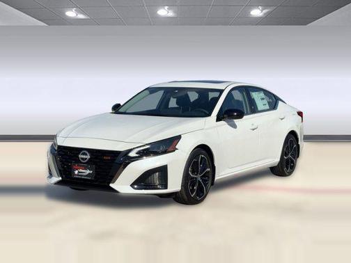 Pearl White Tricoat 2025 Nissan Altima SR FWD