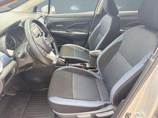 Brilliant Silver Metallic 2025 Nissan Versa 1.6 SV