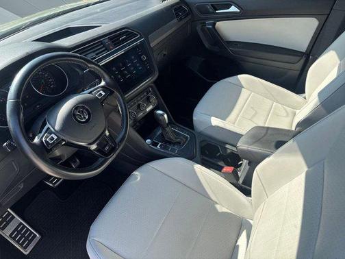 2021 Volkswagen Tiguan 2.0T SE R-Line Black