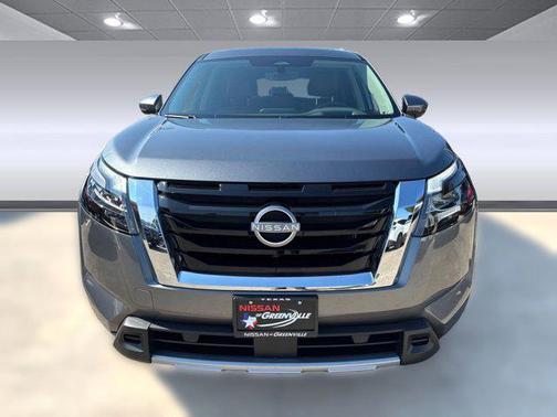 2025 Nissan Pathfinder Platinum FWD