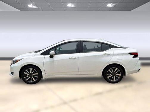 Aspen White Tricoat 2025 Nissan Versa 1.6 SV