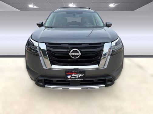 2025 Nissan Pathfinder Platinum FWD