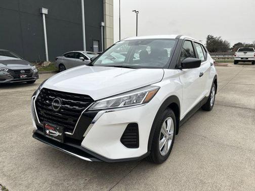 2025 Nissan Kicks S