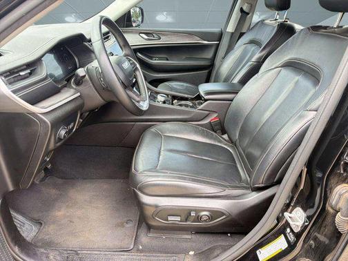 Diamond Black Crystal Pearlcoat 2022 Jeep Grand Cherokee L Limited