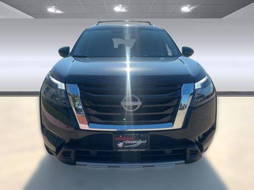 2025 Nissan Pathfinder Platinum FWD