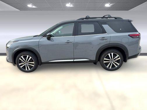 2025 Nissan Pathfinder Platinum FWD