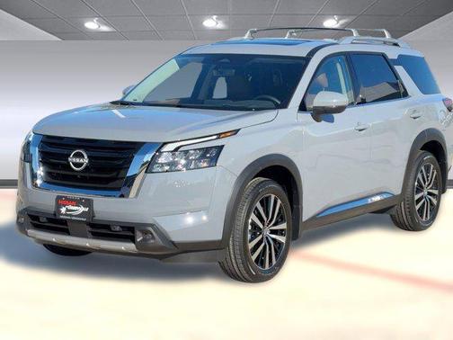 2025 Nissan Pathfinder Platinum FWD