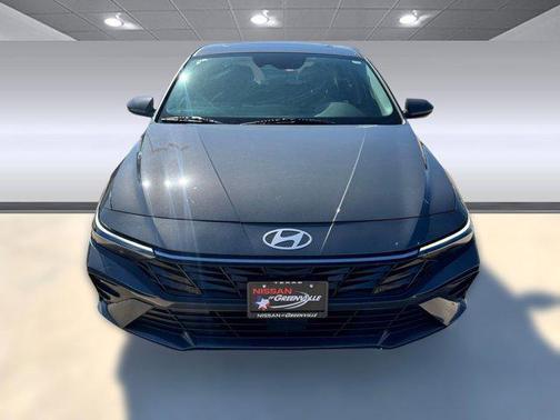 2025 Hyundai ELANTRA SEL