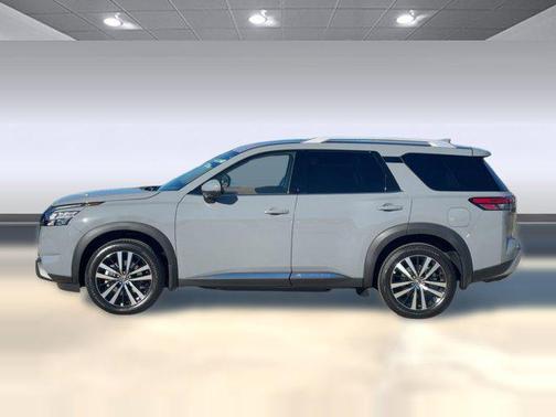 2025 Nissan Pathfinder Platinum FWD