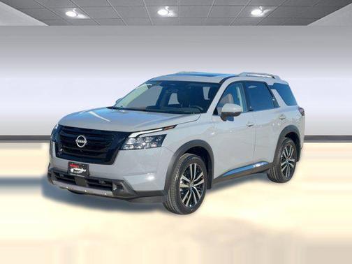 2025 Nissan Pathfinder Platinum FWD