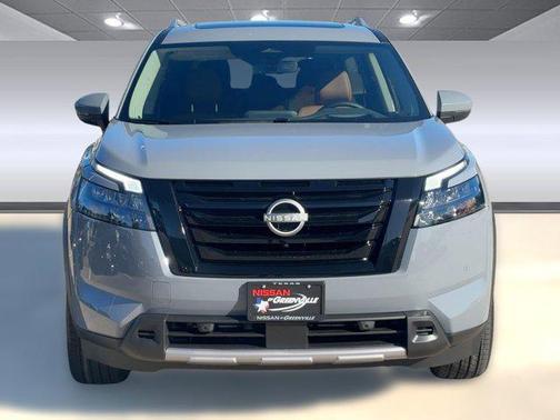 2025 Nissan Pathfinder Platinum FWD