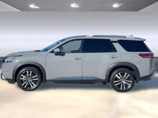 2025 Nissan Pathfinder Platinum FWD