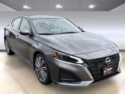 2025 Nissan Altima SL FWD