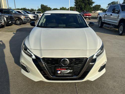 2022 Nissan Altima SR FWD