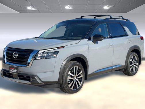 2025 Nissan Pathfinder Platinum FWD