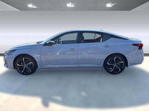 2025 Nissan Altima SR FWD