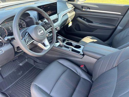 2025 Nissan Altima SR FWD