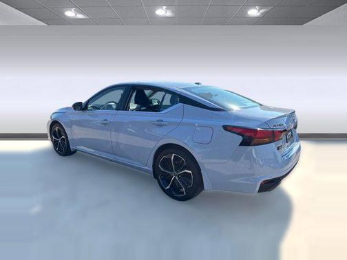 2025 Nissan Altima SR FWD