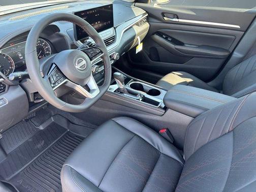 2025 Nissan Altima SR FWD