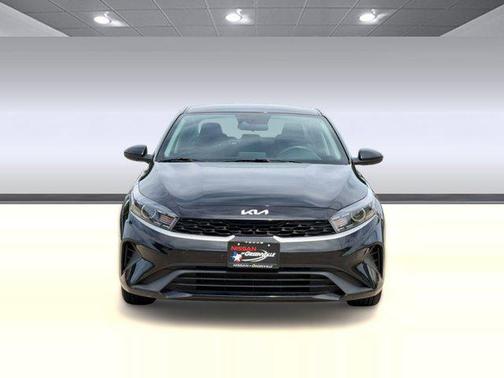 Aurora Black 2024 Kia Forte LXS