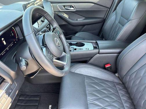 2024 Nissan Rogue Platinum