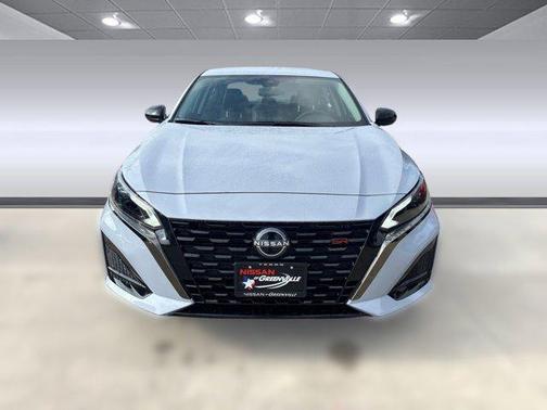 2025 Nissan Altima SR FWD
