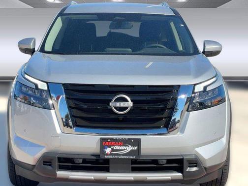 2025 Nissan Pathfinder SL 4WD