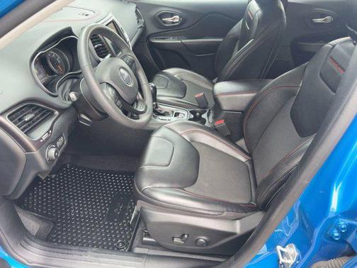 2022 Jeep Cherokee Trailhawk