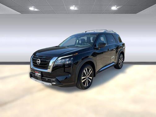 2025 Nissan Pathfinder Platinum FWD