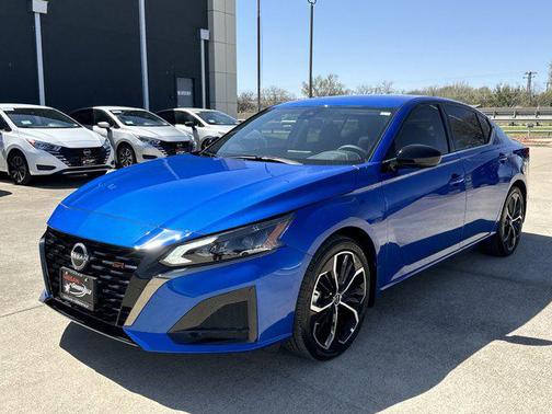 2025 Nissan Altima SR FWD