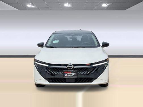 Aspen White Tricoat/Super Black 2026 Nissan Sentra SR