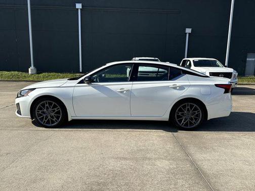 2023 Nissan Altima SR VC-Turbo FWD