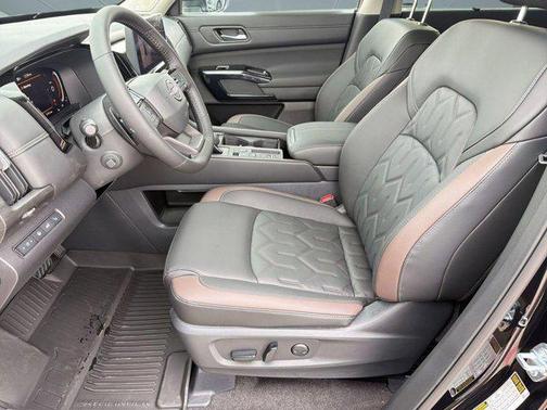 Super Black 2026 Nissan Pathfinder Platinum