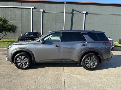 2025 Nissan Pathfinder S FWD