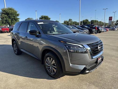 2025 Nissan Pathfinder S FWD